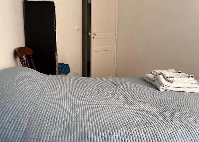 Shared Flat In Liberation * 니스