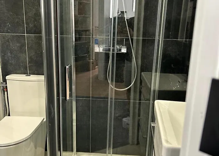 Shared Flat In Liberation B&B 니스